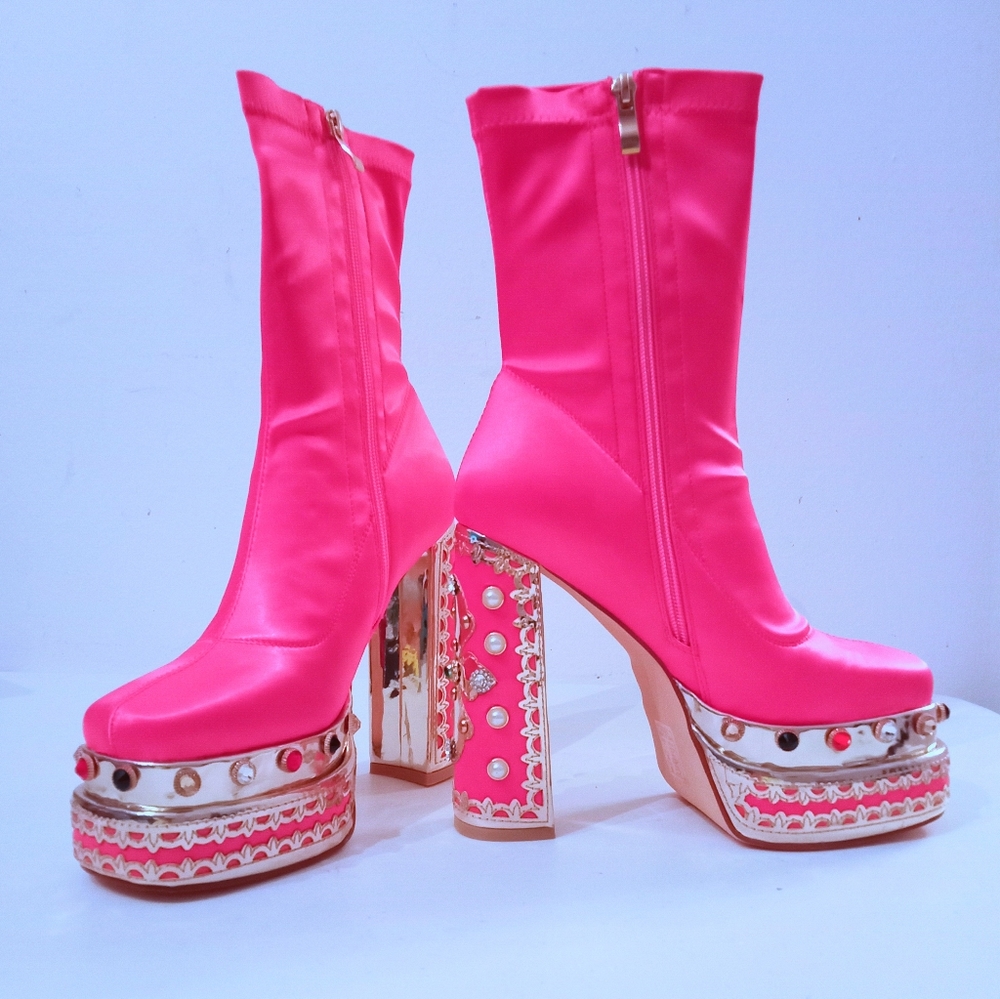 SALE🎁NIB🎁FREE GIFT INCLUDED🎁NWT Bootie Platform High Heels Gemstones Embell - Picture 2 of 6